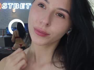 girl
        yononeey cam image #4840043
