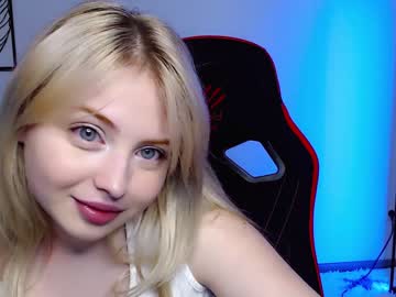 girl
        shy_blondiee cam image #918421