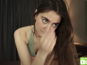 girl
        tessarosse_ cam image #1697266