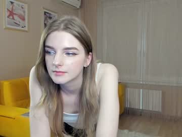 girl
        yeehawlover cam image #1196567