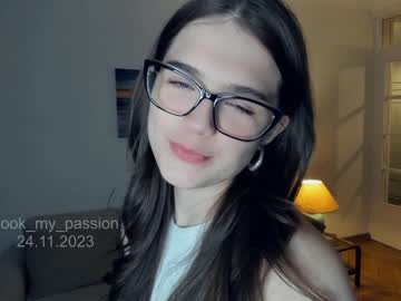 girl
        look_my_passion cam image #2920753
