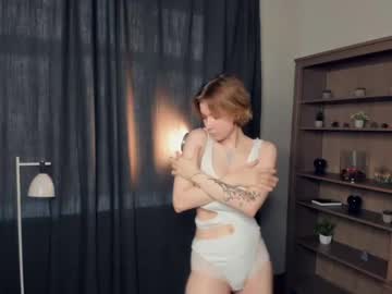 girl
        kristi_moss cam image #2760248