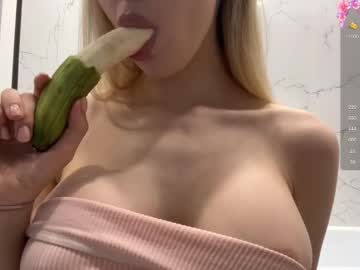 girl
        avroramy cam image #6691017