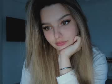 girl
        victoria_karma cam image #397379