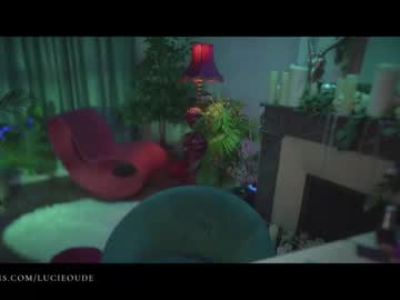 girl
        lucieoude_ cam image #494147