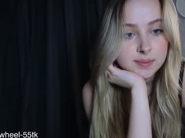 girl
        chloe_whispers cam image #6859415