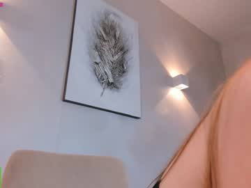 girl
        darling_dreamer cam image #2098377
