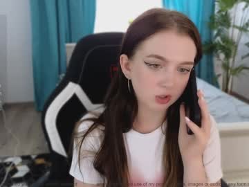 girl
        small_blondee cam image #4317500
