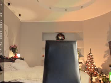 girl
        margarethowell cam image #5669505