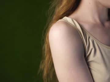 girl
        tinabredley cam image #3321956