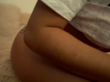 girl
        prettyhousewife cam image #1035856