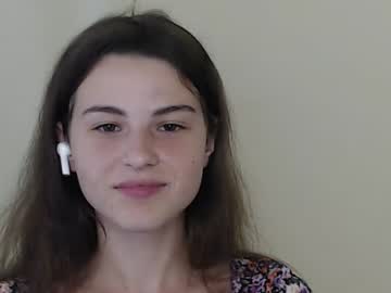 girl
        chamomile19 cam image #1991020