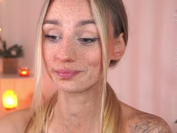 girl
        artease cam image #3119564