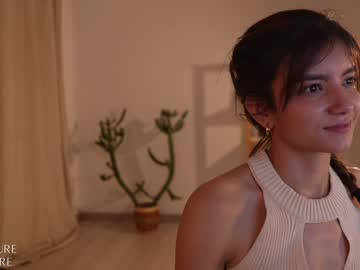 girl
        ellelure_ cam image #6024906