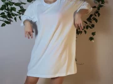 girl
        teresabriggs cam image #2429142