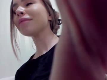 girl
        aminaswan_ cam image #1694315