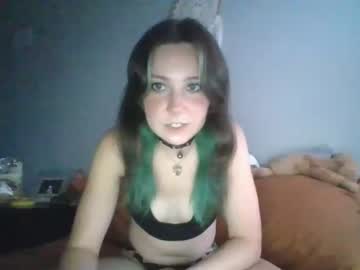 girl
        kittyclaws26 cam image #2109931