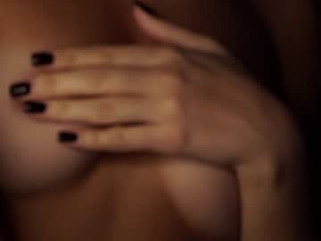 girl
        emilybatee cam image #6095629