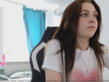 girl
        small_blondee cam image #4275100