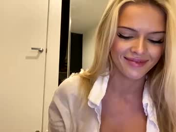 girl
        mishapalmer cam image #6063941