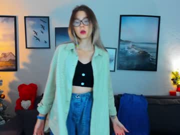 girl
        lisa_roses cam image #472842