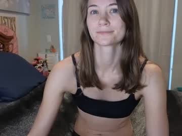 girl
        katynowhere cam image #4862442