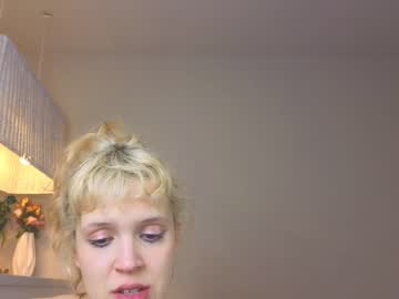 girl
        artemisa_meows cam image #3390004