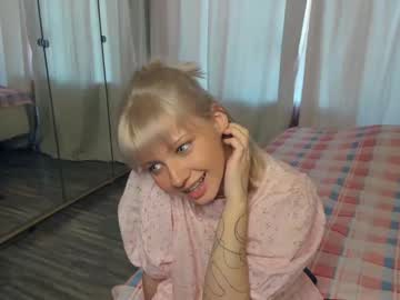 girl
        melissacarterr cam image #481994