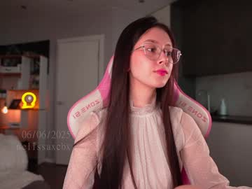 girl
        melissaxcbx cam image #6939459