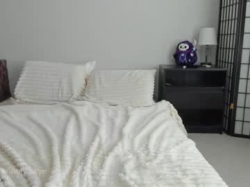 girl
        xlunaskye cam image #6326272