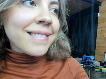 girl
        daily_stories cam image #1037542