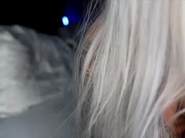 girl
        dee_waters cam image #3061545