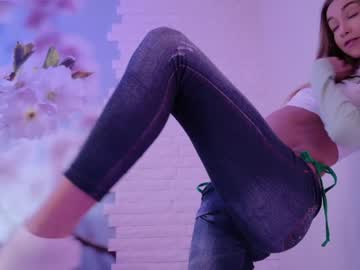 girl
        mazzanti_ cam image #5147382