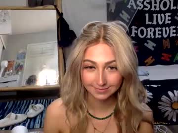 girl
        harleyraequinn7 cam image #2227802