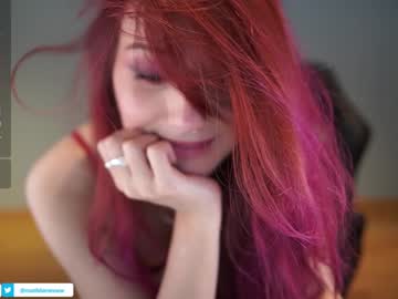 girl
        greeny_mat cam image #4508529