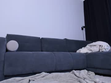 girl
        meowlina cam image #2909605