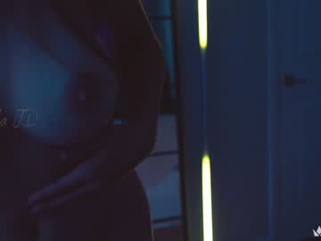 girl
        lola_jd cam image #4746244