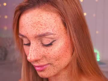 girl
        artease cam image #462490