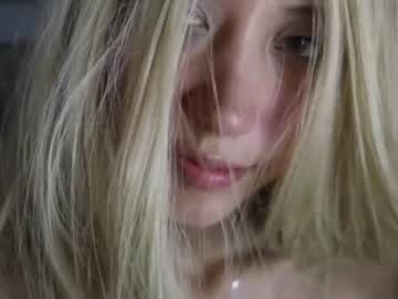 girl
        wendy_daniela cam image #4156864