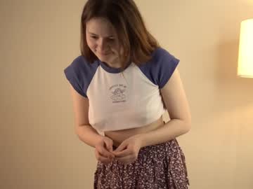 girl
        winniewest_ cam image #1417237