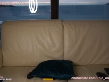 girl
        lola_and_girls cam image #433381