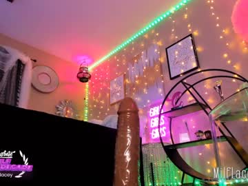 girl
        milf_lacey cam image #203687