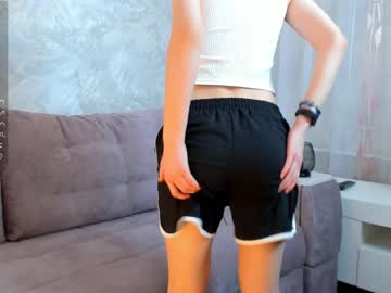 girl
        julianacrosier cam image #3522690