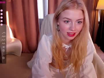 girl
        elizabethmad cam image #1756959