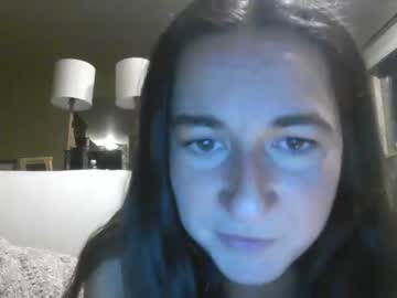 girl
        ittybitty04 cam image #1168941