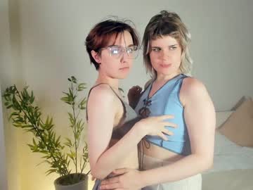 couple
        hoiiy_cute cam image #2193410