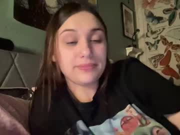 girl
        fairygirlcait cam image #4021880
