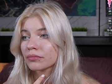 girl
        victoriabeverly cam image #5310697