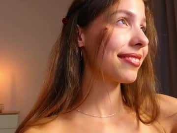 girl
        wanda_robinson cam image #6146288
