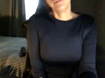 girl
        lillyandhertoyy cam image #3392273
